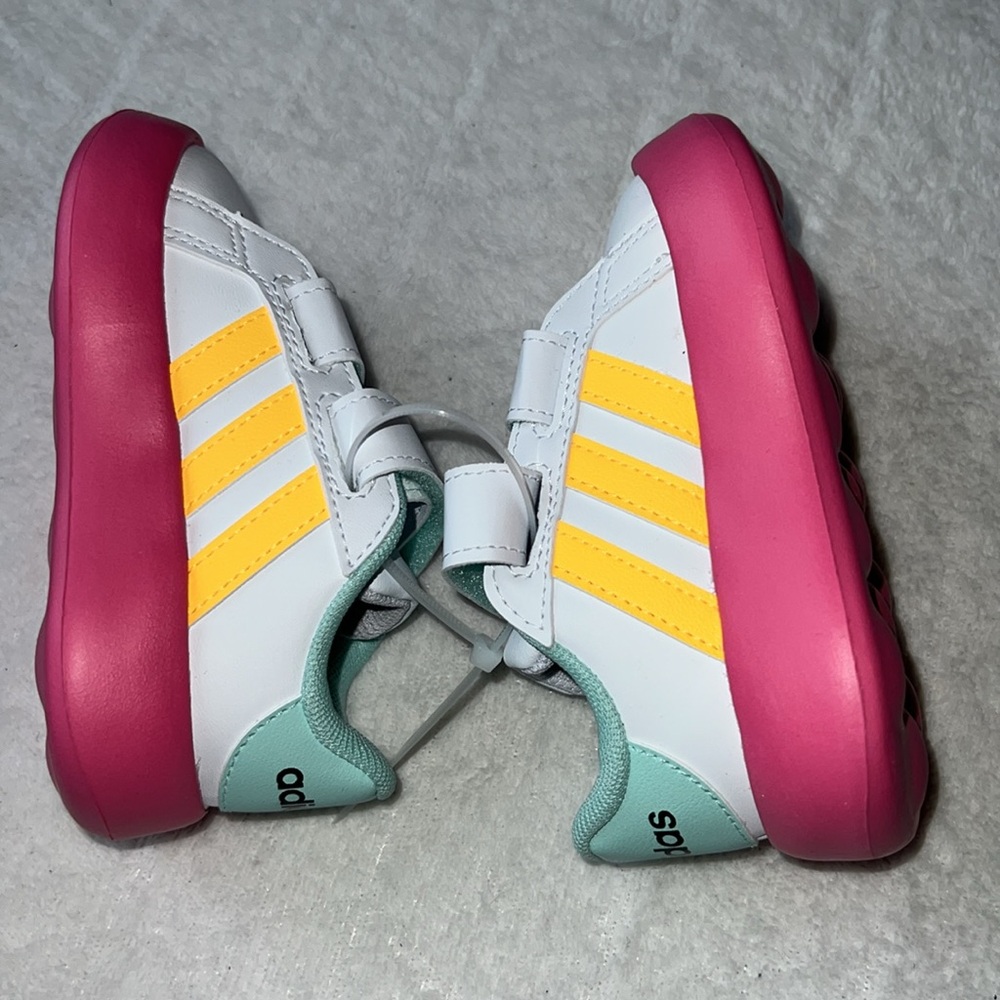 Adidas Disney x Grand Court |”Minnie Mouse “Sneaker - Picture 11 of 16